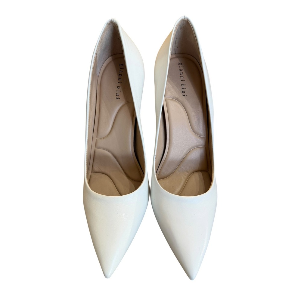 Gianni Bini White Pointed Toe Heels